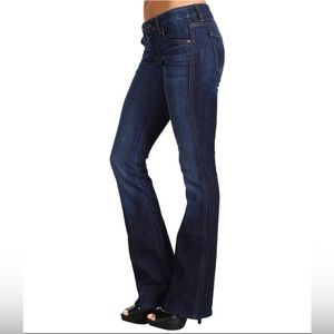 7 For All Mankind A Pocket Dark Wash
Flare Jeans